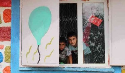 Ergani'de 200 öğrenciye kırtasiye desteği