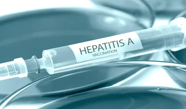 Bakan Koca: Hepatit A aşısı konusunda iddialar asılsız