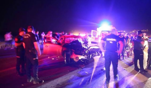 Muş-Bingöl karayolunda 6 otomobil zincirleme kaza yaptı: 3 ölü, 8 yaralı