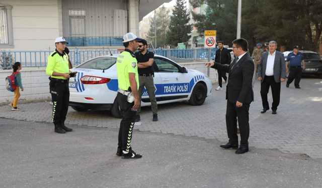 Viranşehir İlçe Kaymakamı Önder Koç, Sabah Okul Denetimleri Yaptı