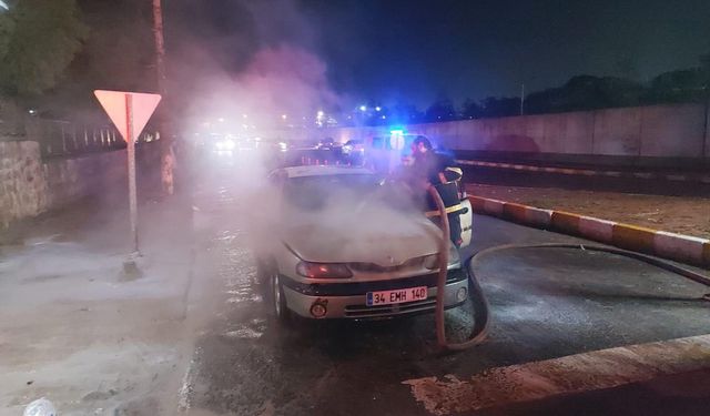 Viranşehir'de otomobil yandı