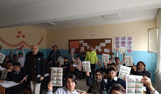 Siverek’te Öğrencilere Polislerden Trafik Eğitimi