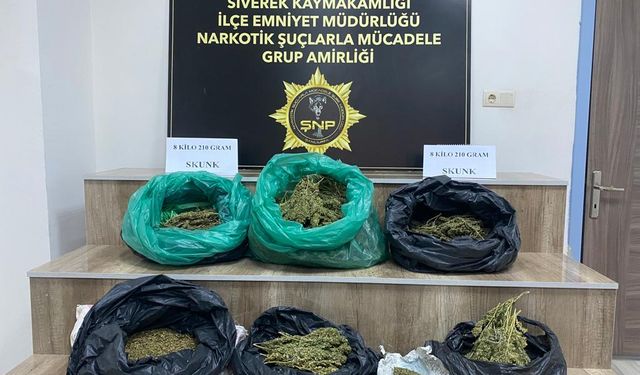 Siverek'te 8 kilo skunk ele geçirdi