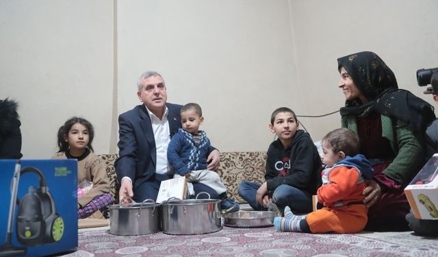 Başkanı Beyazgül'den 4 Çocuğuyla Kirada Oturan Anneye Ev Müjdesi!