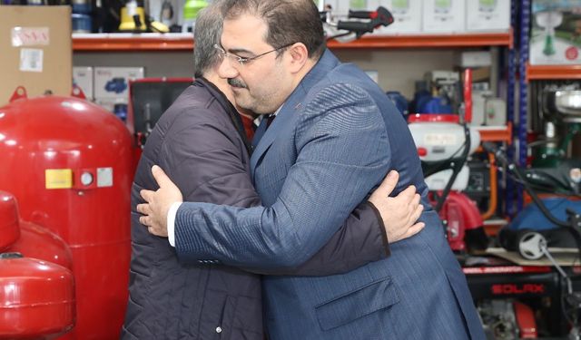 Başkan Canpolat, Göbeklitepe İş Merkezi Esnafını Ziyaret Etti