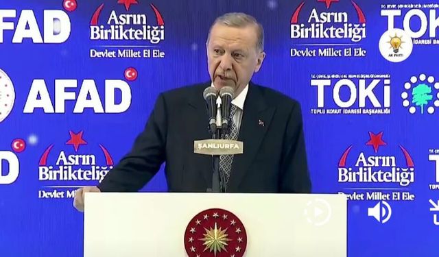 Cumhurbaşkanı Erdoğan deprem konutlarının anahtarlarını teslim etti