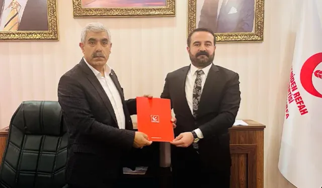 AK Parti'de Bir İstifa daha! Hasan İzol YRP'nin Başkan Adayı Oldu
