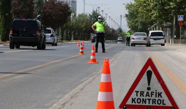 Kütahya'da trafik kazası: 2 ölü, 1 yaralı