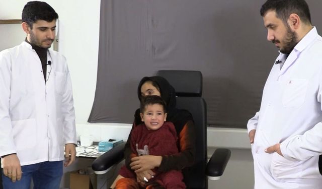 Şanlıurfa’da işitme engelli çocuk ameliyatla duyabildi