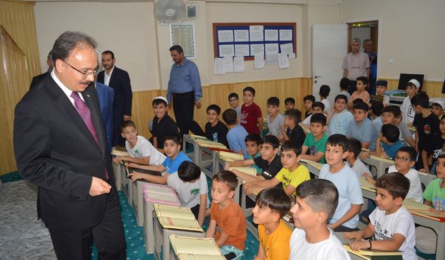 Vali Kızılkaya: Ahlaklı ve inançlı nesillere ihtiyacımız var
