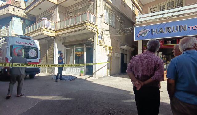 Balkondan düşen yaşlı adam hayatını kaybetti