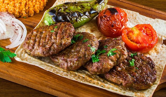 Dana ve kuzu eti diye satılan ürünlerde kanatlı eti çıktı