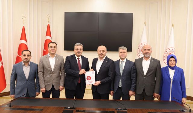 Eğitim-Bir-Sen, 93 maddelik teklif dosyasıyla toplu sözleşme masasında