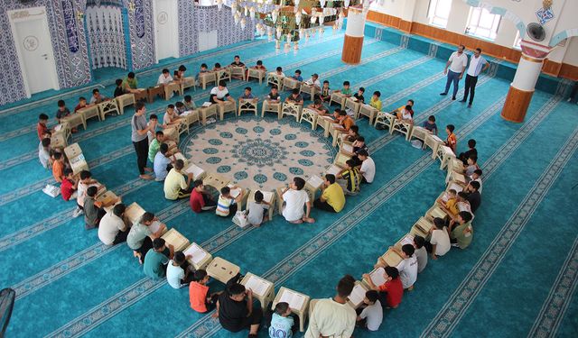 Müftü Hazırlar: Kur'an kursları, çocukların Kur'an ve peygamber sevgisiyle büyümeleri için fırsat