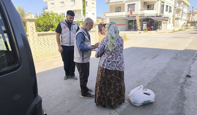 Tarsus Umut Kervanı'ndan ihtiyaç sahibi ailelere gıda yardımı