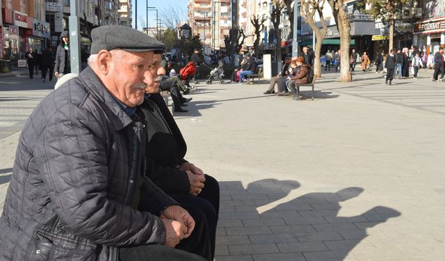 Tekin: En düşük emekli maaşı asgari ücretin altında olmamalı