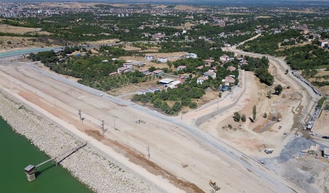 Başkan Taşkın: Doğayı koruyarak suyun cazibesiyle görseli güzel bir alan oluşturacağız