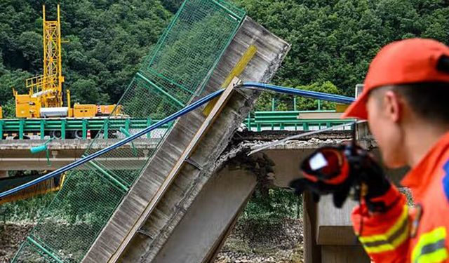 Çin'de yapımı devam eden köprü çöktü: 12 ölü, 4 kayıp