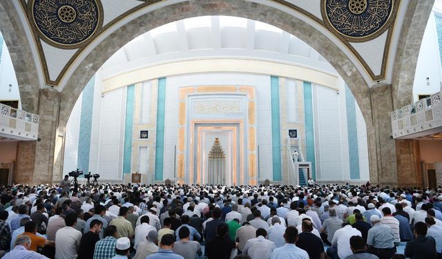 Cuma Hutbesi: Alemlere rahmet Hazreti Muhammed (S.A.S)