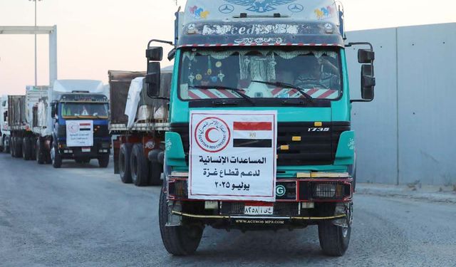 Gazze'ye giren yardım tırları "toplumu bölmek ve direnci kırmak" amacıyla yağmalanıyor