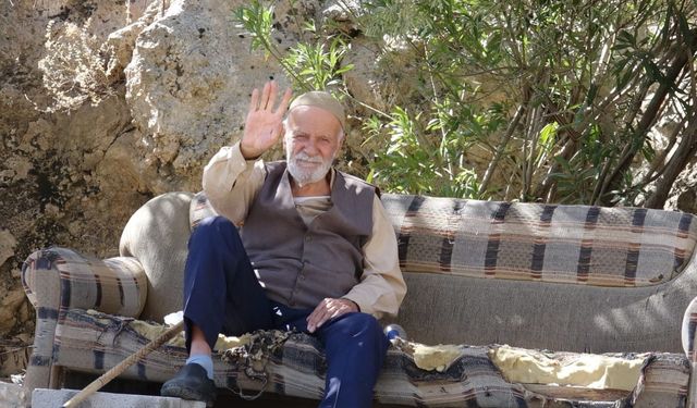 91 yaşındaki Kadir Dede'den, şükür ve kanaat dersi