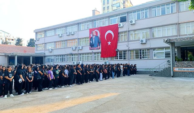 Adana’da ders zili çaldı 547 bin 59 öğrenci yeni döneme başladı
