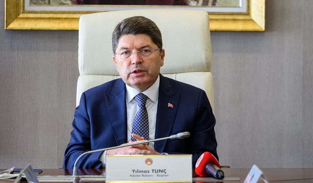 Bakan Tunç: CHP İl Başkanlığı önündeki olaylarla ilgili soruşturma başlatıldı