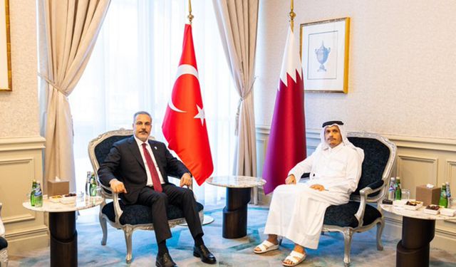 Dışişleri Bakanı Fidan, Katar'da Başbakan Al-Thani ile görüştü