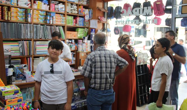 Eğitim sezonu açıldı, kırtasiyelerde hareketlilik arttı