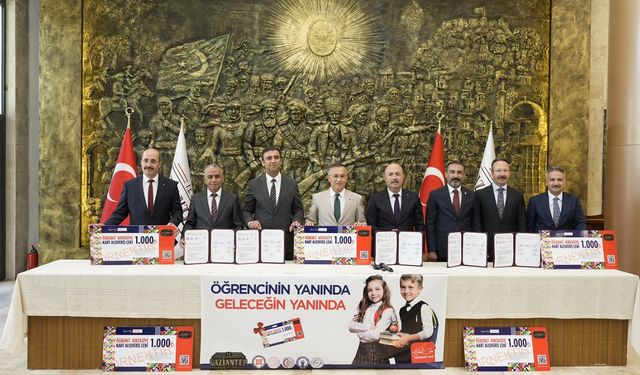 Gaziantep Valiliğinden öğrenci kırtasiye kart projesi
