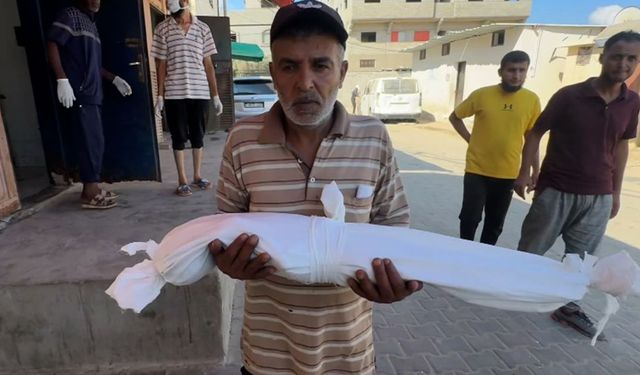 Gazze'de açlıktan ölenlerin sayısı 425'e yükseldi