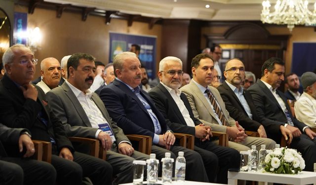 HÜDA PAR’ın "Toplumsal Mutabakat Arayışı ve Yeni Anayasa" çalıştayı başladı