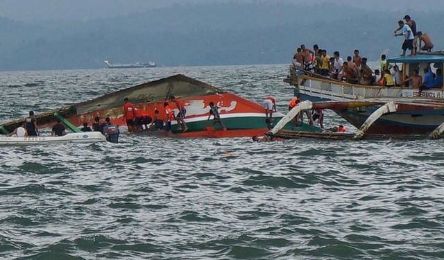 Nijerya'da tekne kazası: 13 ölü, 22 kayıp