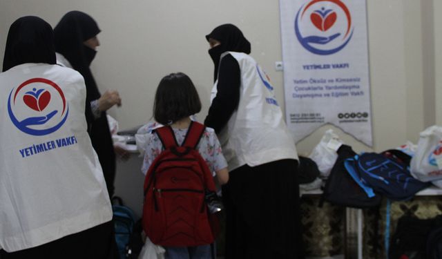 Yetimler Vakfı Cizre’de ihtiyaç sahibi öğrencilere kırtasiye yardımında bulundu