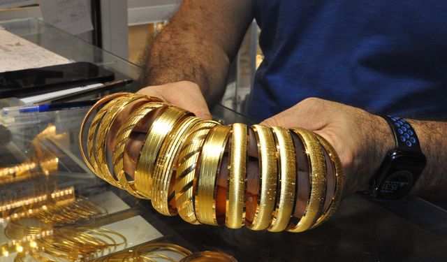 Altın 4 bin doların altına indi: Kapalıçarşı’da satışlar durma noktasına geldi