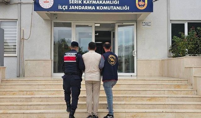 Antalya’da aranan şahıslara yönelik operasyon 