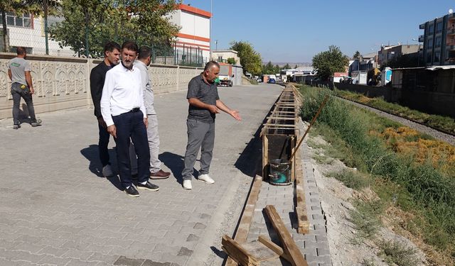 Batman'da kaldırımı işgal eden duvar tepki çekti