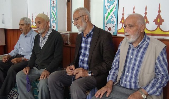 Evlerin bereketi yaşlılardan gençlere öğütler: Anne babaların yeri huzur evi değil, başınızın üstüdür!