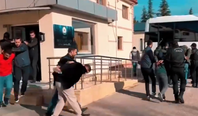 Konya polisinden Instagram dolandırıcılarına operasyon: 11 tutuklama