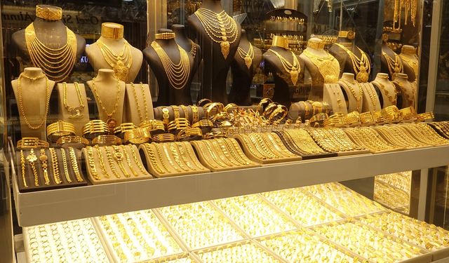 Kuyumcular: Altın fiyatlarındaki kontrolsüz artış piyasayı kilitliyor
