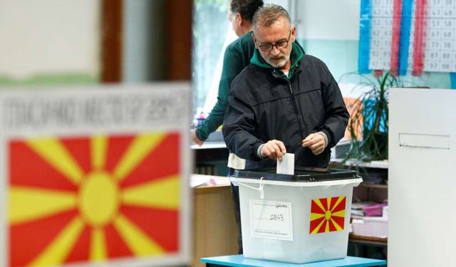 Kuzey Makedonya'da halk yerel seçimler için sandık başında 