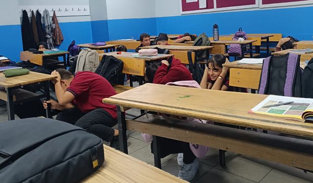 Okullarda eş zamanlı güvenli tahliye tatbikatı gerçekleştirildi