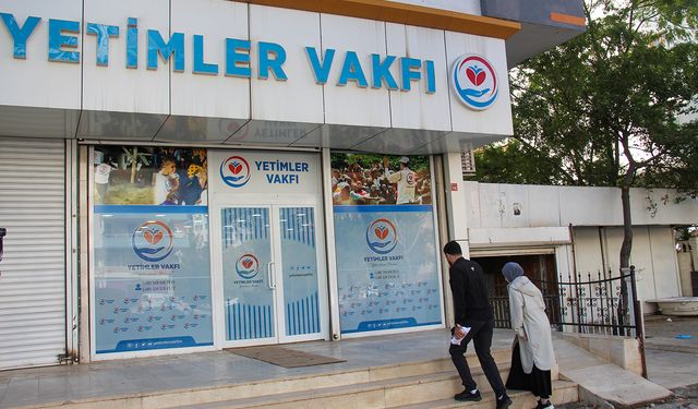 Yeni evlenen çiftten örnek davranış: Düğün takılarını Gazze'ye bağışladılar