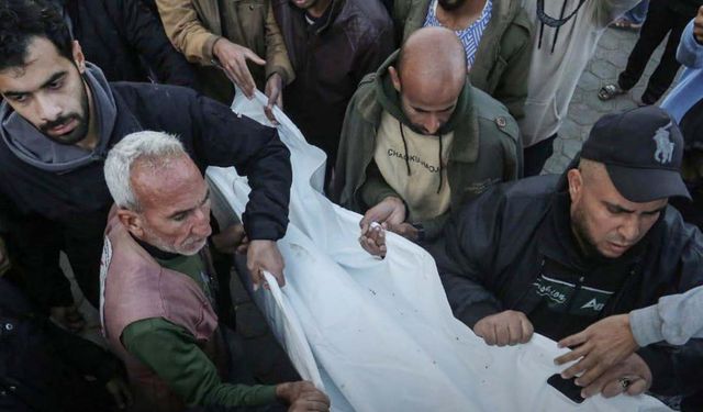 Ateşkese rağmen Refah'ta siyonist saldırı: 3 şehit, çok sayıda yaralı