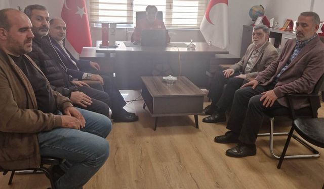 HÜDA PAR İl Başkanlığı Kızılay şubesini ziyaret etti