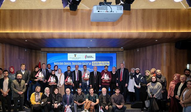 İstanbul'da "Özgür Filistin" paneli düzenlendi