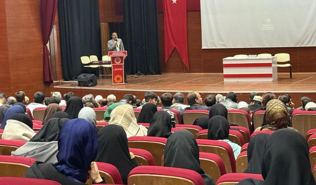 Kızıltepe'de "Yolumuzu Aydınlatan Yıldızlar" programı gerçekleştirildi