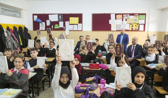 TDV, Kur’an dersini tercih eden öğrencilere Kur’an-ı Kerim ve dini eğitim kitapları ulaştıracak