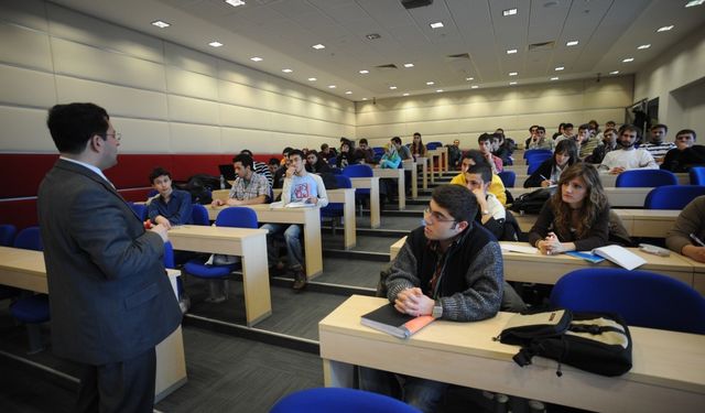 Türkiye’de 6,7 milyon üniversite öğrencisi bulunuyor