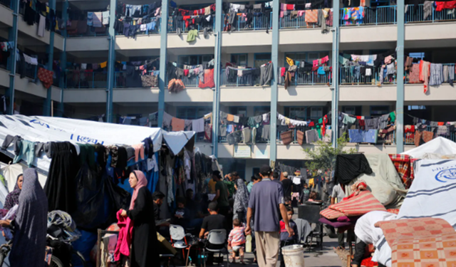 UNRWA: Gazze'de yaklaşık 100 binada 75 bin Filistinli barınıyor